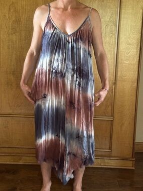 Tie-Dye Spaghetti Strap V-Neck Midi Romper in Blue and Brown